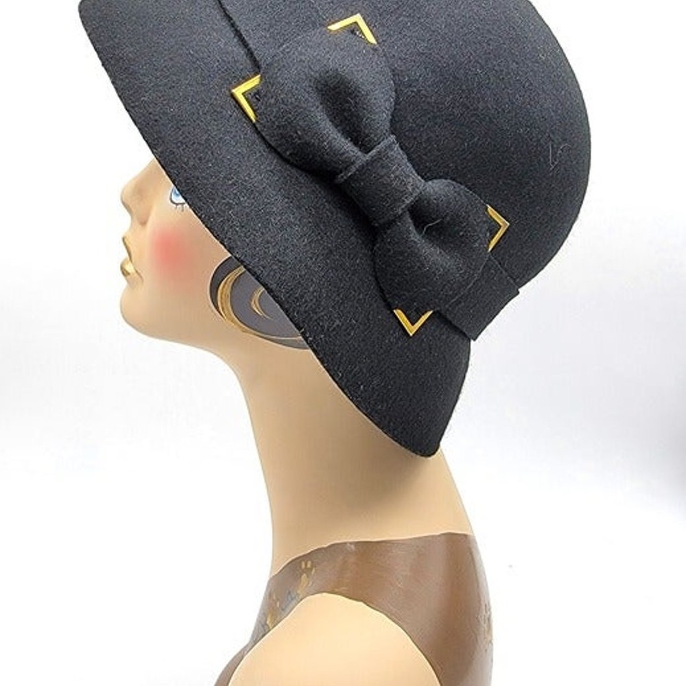 MERONA Black Felt Roaring Twenties Flapper Style Cloche with Bow One Size